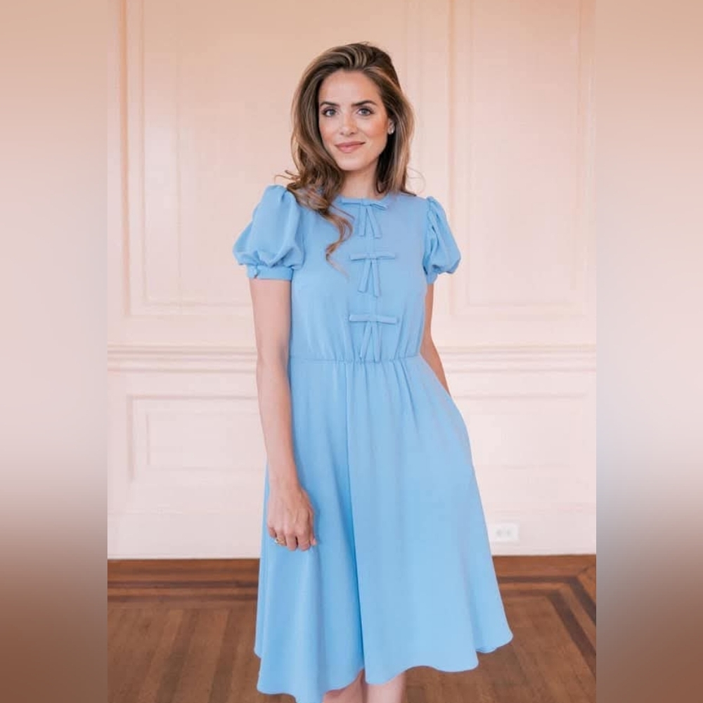 Gal Meets Glam Ellie